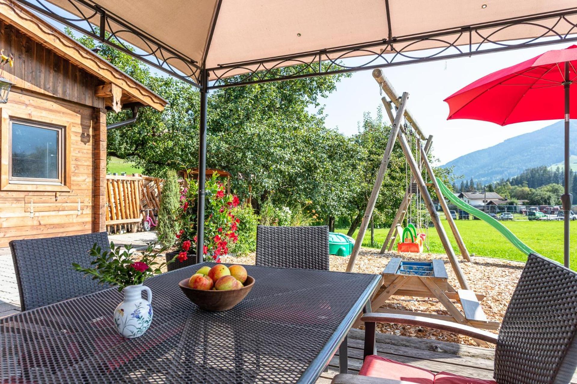Familienbauernhof - Leogang Apartments Weissbacher Exterior photo