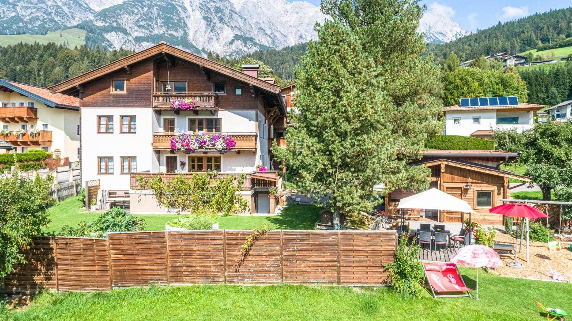 Familienbauernhof - Leogang Apartments Weissbacher Exterior photo