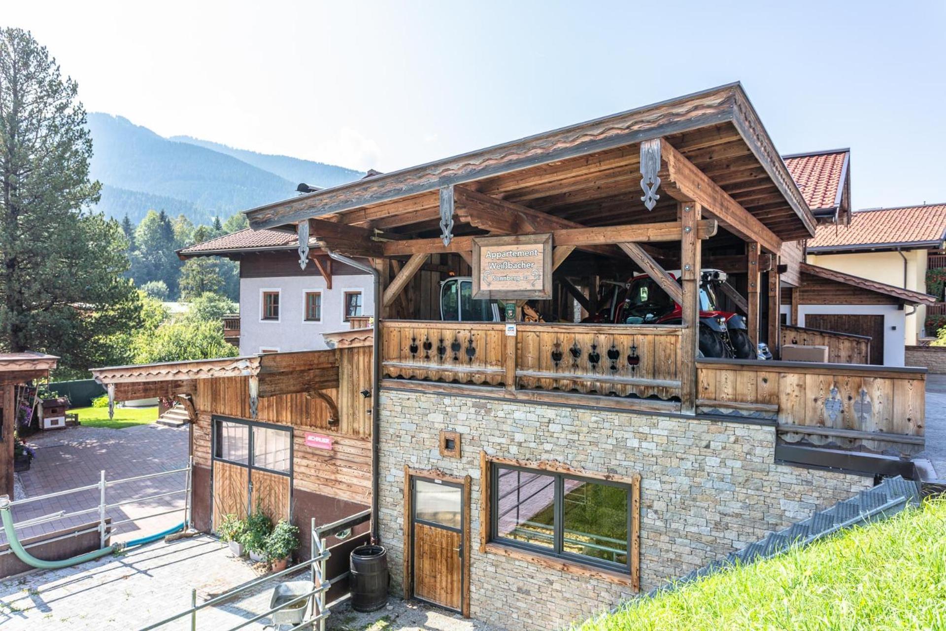 Familienbauernhof - Leogang Apartments Weissbacher Exterior photo