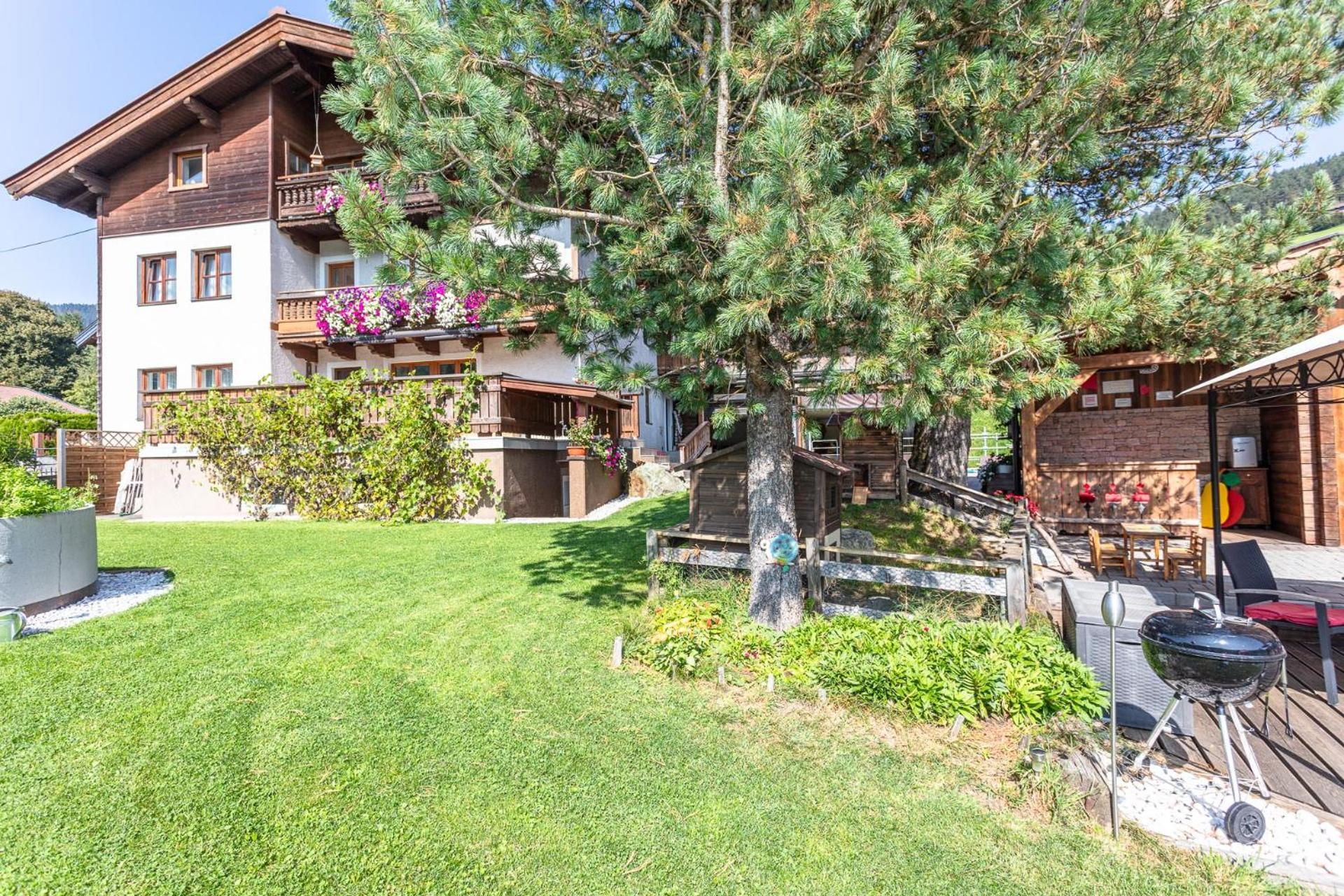 Familienbauernhof - Leogang Apartments Weissbacher Exterior photo