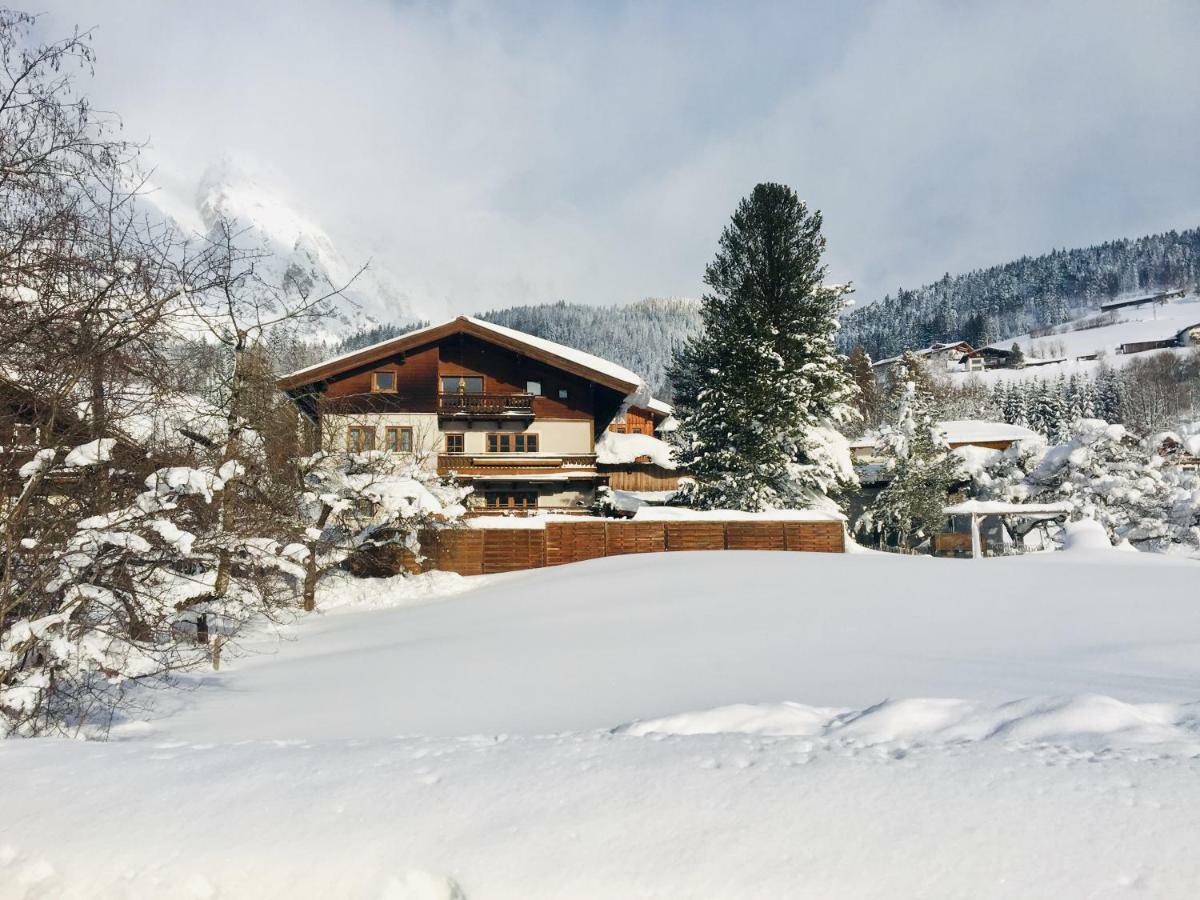 Familienbauernhof - Leogang Apartments Weissbacher Exterior photo